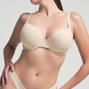 🐻SKIMS Fits Everybody T-Shirt Bra Sand